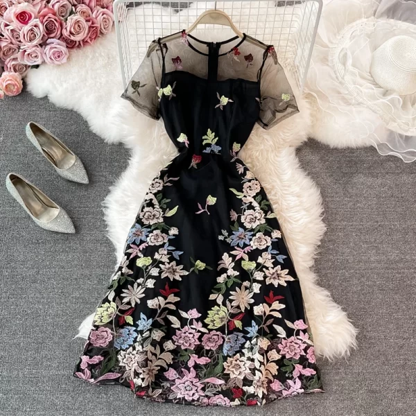 LE2142 Summer New Super Fairy Embroidered Mini Women'S Dress Vintage Gentle Mesh Crewneck Dress Elegant Temperament Dress